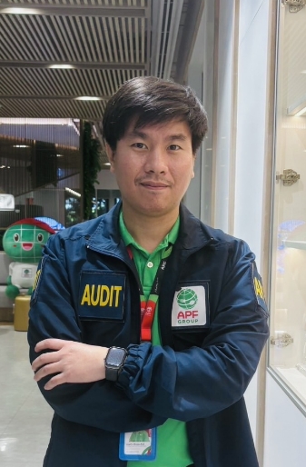 พงษ์ทัช ธิติธรรมศักดิ์ 